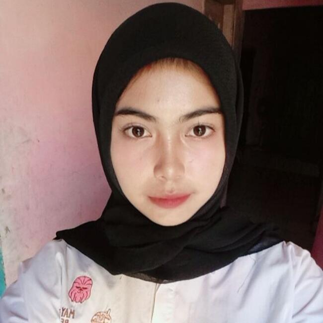 Babysitter in Tangerang: Indah