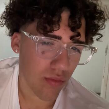 Babysitter Saint-Georges-du-Bois: Andrea