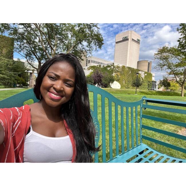 Babysitter in Cleveland: Valeria