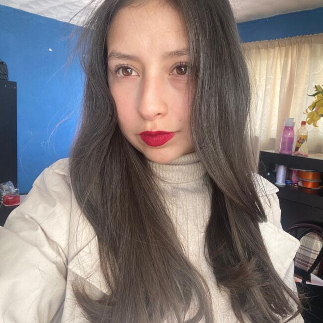 Babysitter in Centro de Almacén de Desechos Radioactivos: Esbeydi Fernanda