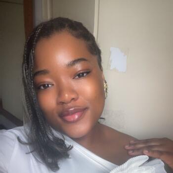 Nanny in Calgary: Berry