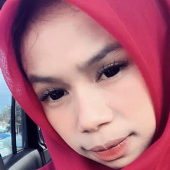 Babysitter in Karawang (Kabupaten Karawang): Helwa aulia