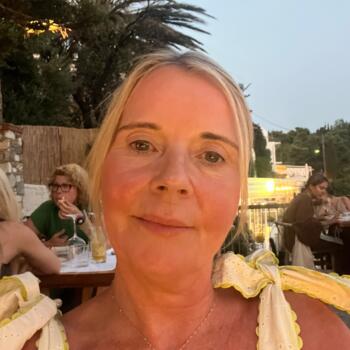 Nanny London: Clare
