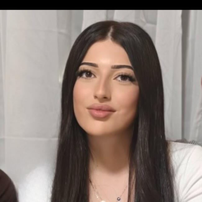 Babysitter in Pont-l'Évêque (Hauts-de-France): Heline