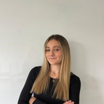 Babysitter in Alissas: Luna