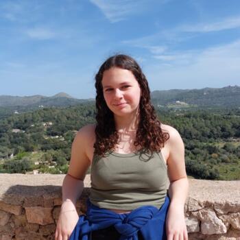 Babysitter in Houilles: Enora