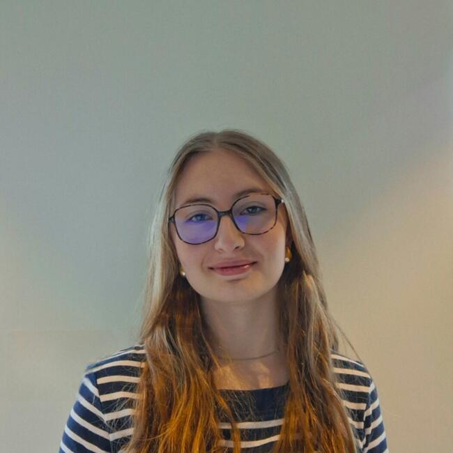 Babysitter in Montaigu: Lou