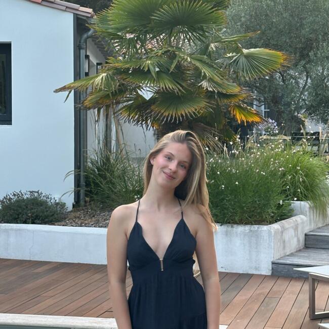 Babysitter in Bordeaux: Apolline