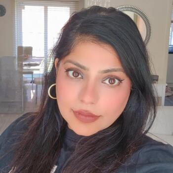 Babysitter Bedford: Amna