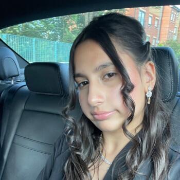 Babysitter in Manchester: Laiba