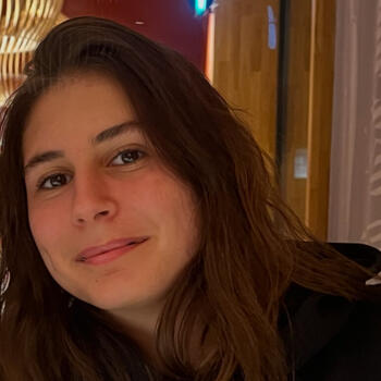 Babysitter in Châteaugay: Aelis