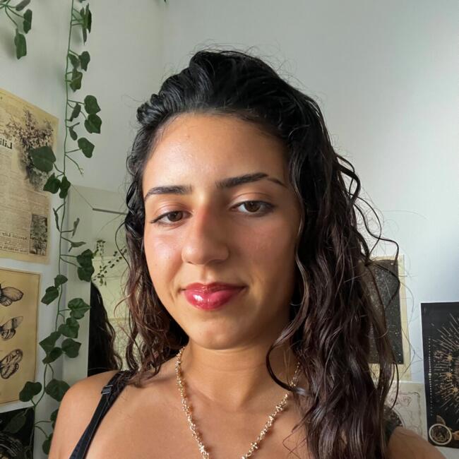 Babysitter in Enxara do Bispo: Marta