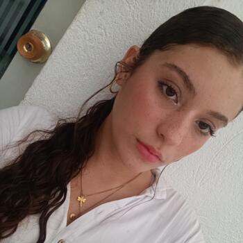 Babysitter in Santa Marta: Maria Fatima