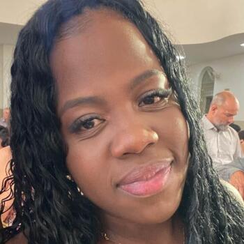 Babysitter in Divinópolis: Maria