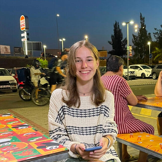 Babysitter em Évora: Maria