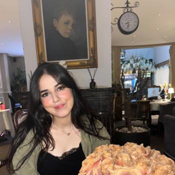 Babysitter Mons: Akki