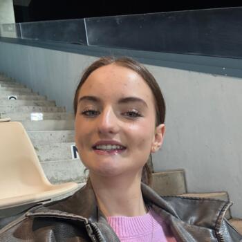Babysitter in Napier City: Hollie