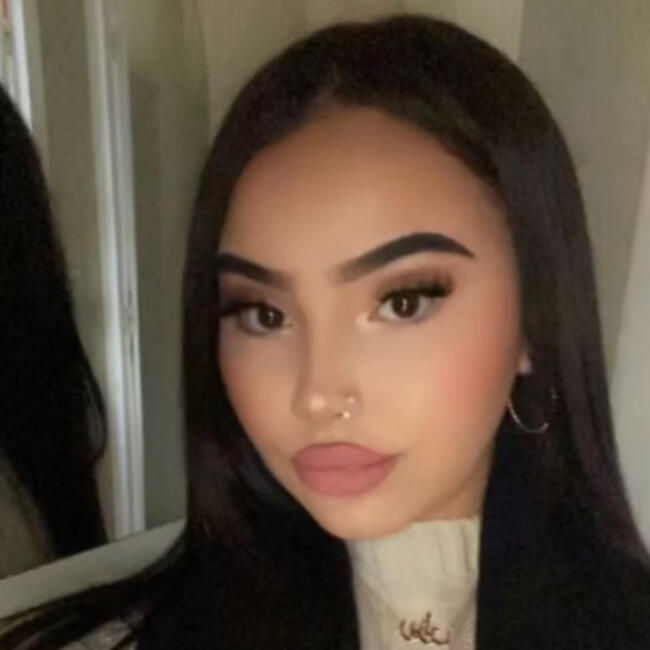 Babysitter in Montreuil: Maya