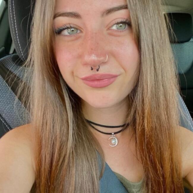 Babysitter in Perugia: GIULIA