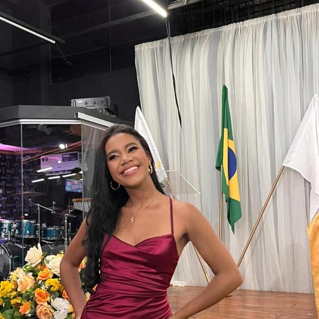 Babysitter in Contagem: Ana laura