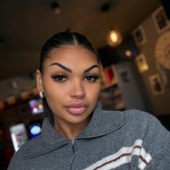 Trabalho de babysitting em Lagoa (Distrito de Faro): Trabalho de babysitting Kerys lorelle