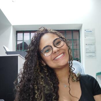 Babysitter in Petrópolis: Thalita