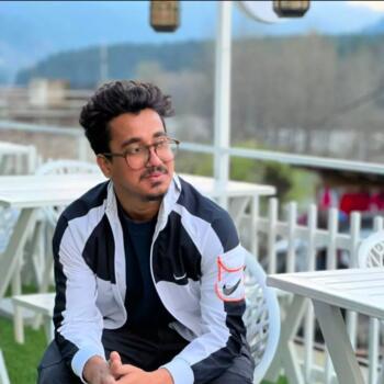 पटना में बेबीसिटर: Saif