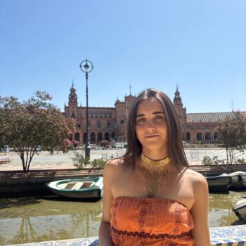 Canguro en Zaragoza: Valeria