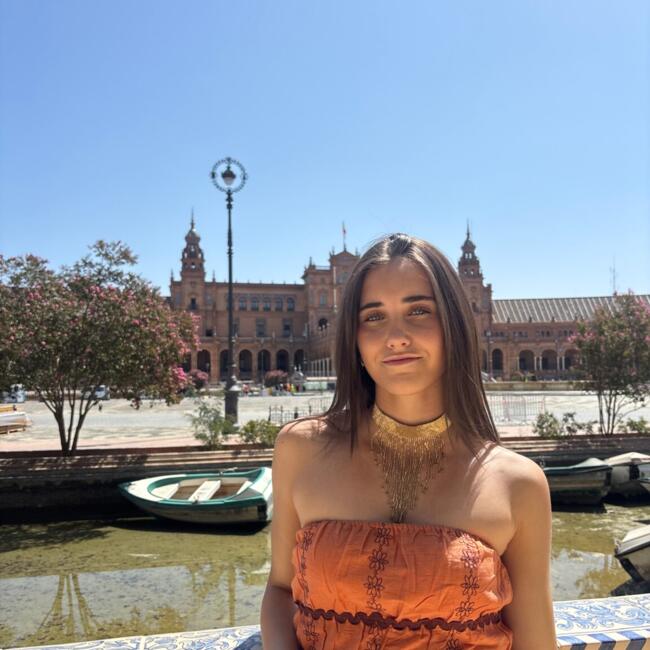 Canguro en Zaragoza: Valeria