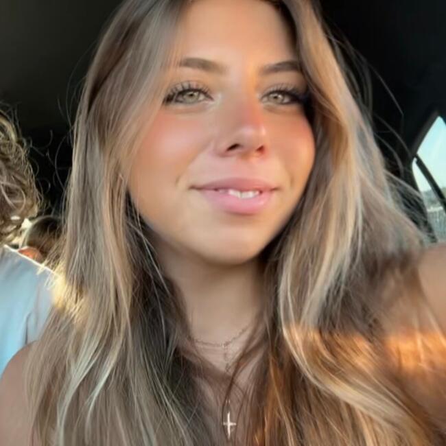 Babysitter in Queijas: Bruna