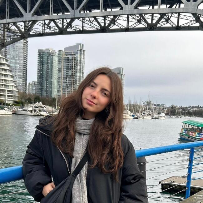 Babysitter in Cascais: Stephanie