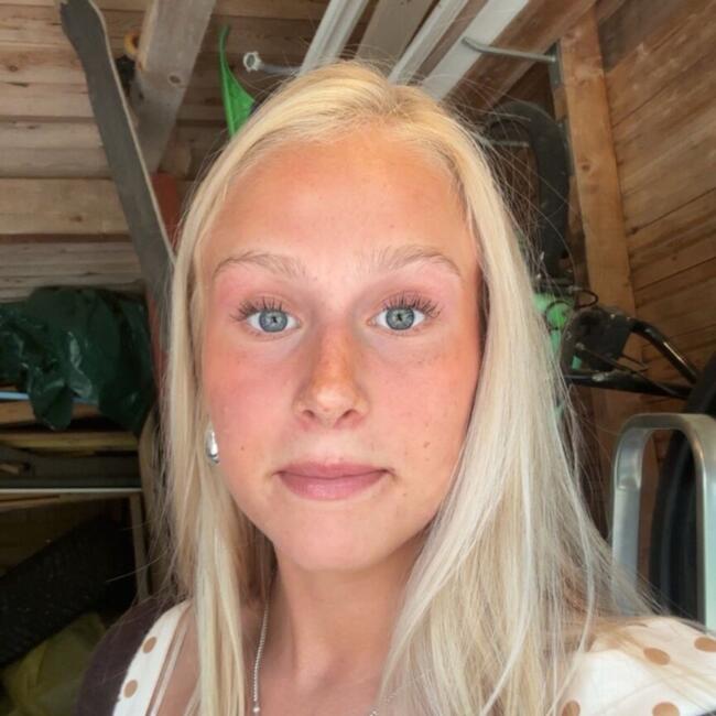 Babysitter in Saltsjö-Boo: Alice