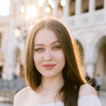 مربية أطفال في أبوظبي: Ekaterina
