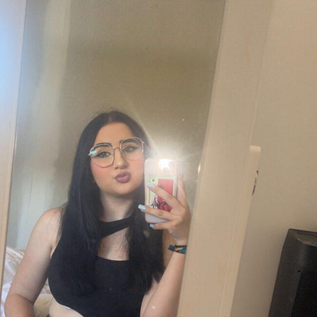 Babysitter in Seloncourt: Lola