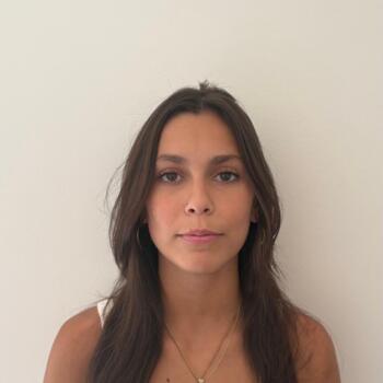 Babysitter in Porto Salvo: Mariana
