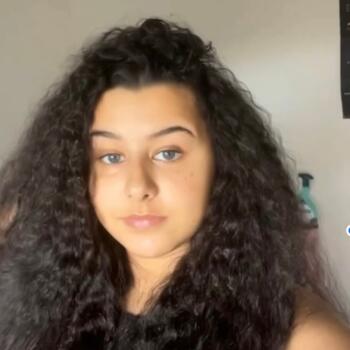 Babysitter in Noisy-le-Sec: Liana