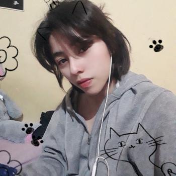 Niñera Ate: Ariana maria