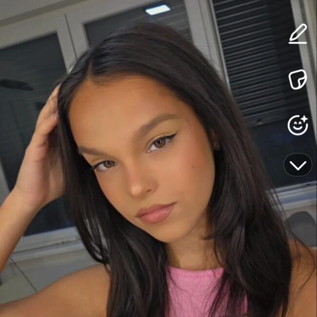 Bebisiterka u Бор: Iva