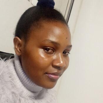 جليسة أطفال الرياض: Sylvia