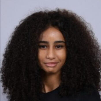 Babysitter in Puteaux: Mellina