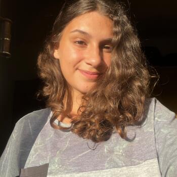 Babá em Curitiba: Thayná