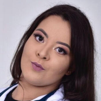 Babysitter Sete Lagoas: Leticia