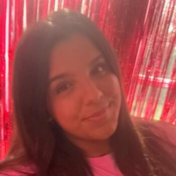 Babysitter in Canyon Lake: Valerie