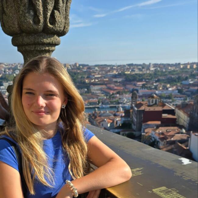 Babysitter in Budapest: Bogi