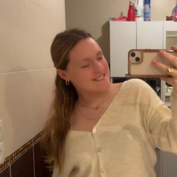 Baby-sitter Saint-Laurent-d'Arce: Lola