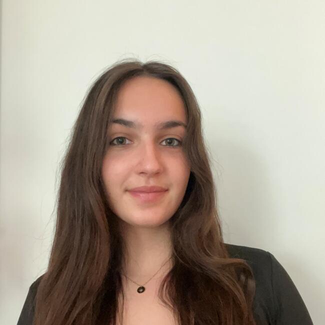 Babysitter in Cesson-Sévigné: Erin