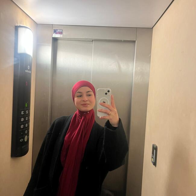 Babysitter in Quetigny: Yousra