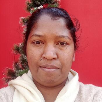 Nanny Dubai: Renu