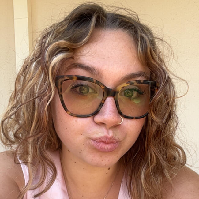Babysitter in Bourgoin-Jallieu: Lola