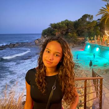 Babysitter in Nantes: Lorena